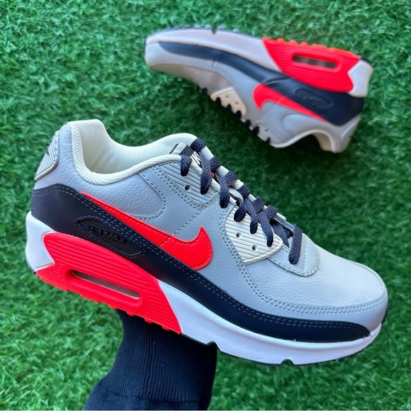 Nike Air Max 90 Ltr Light Smoke Grey / Bright Crimson - Picture 5 of 11